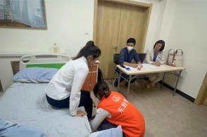 北漂家政女工的自我救贖之路:寫作、畫畫,56歲要為自己活一回|從她說起